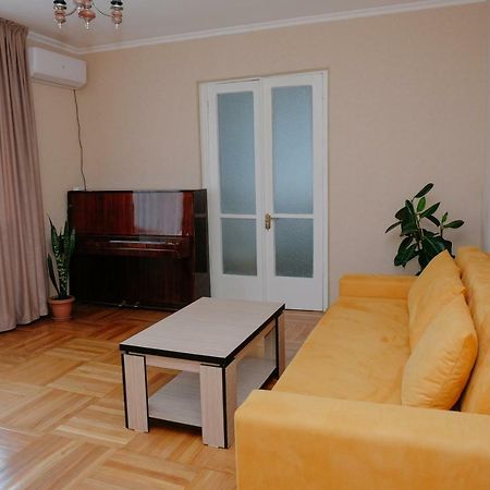 Keti&Tatia Sisters Apartment - Near Old And Central Тбилиси Екстериор снимка