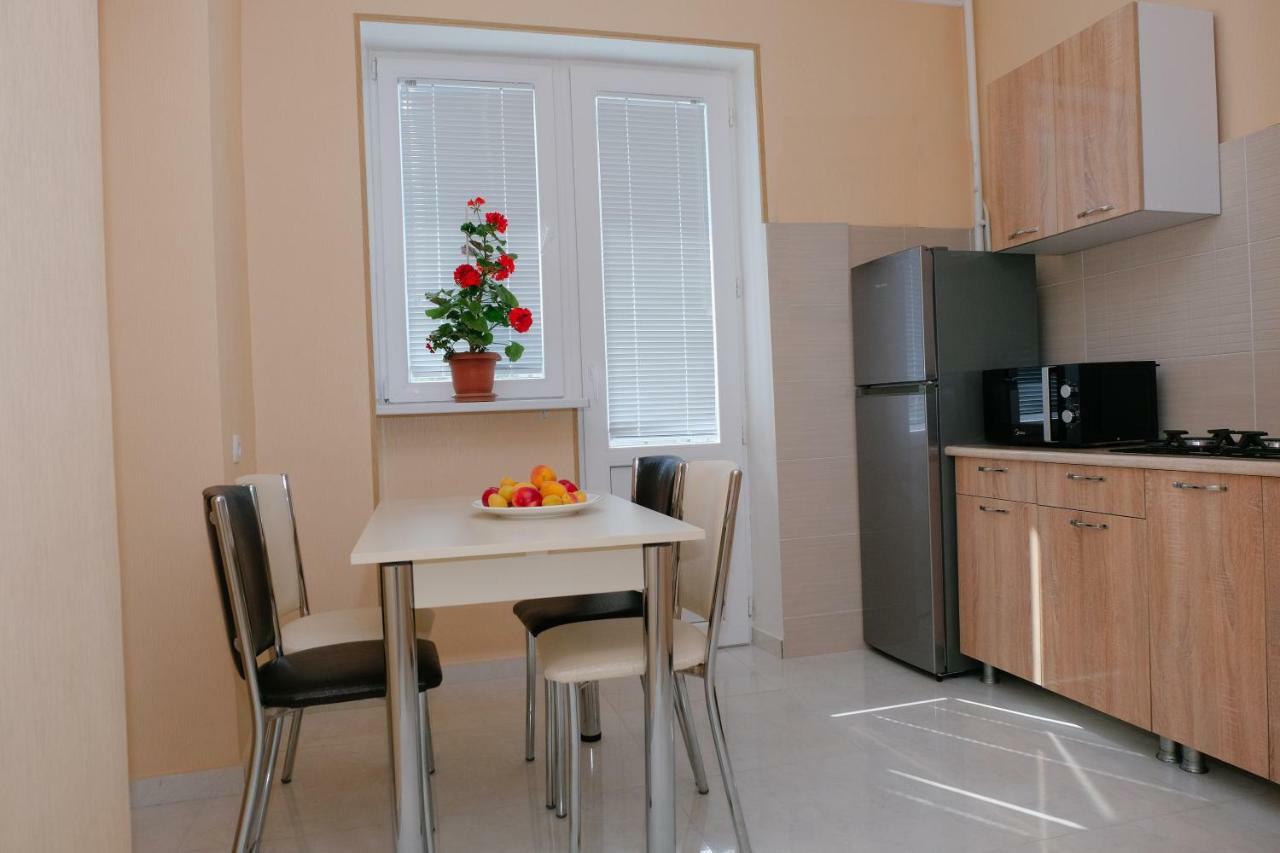 Keti&Tatia Sisters Apartment - Near Old And Central Тбилиси Екстериор снимка